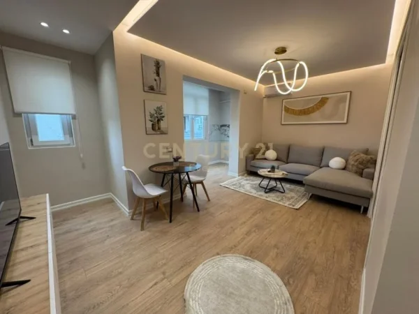 Tirane, shitet apartament 1+1 Kati 4, 90 m² 235.000 € (Rruga e Barrikadave)
