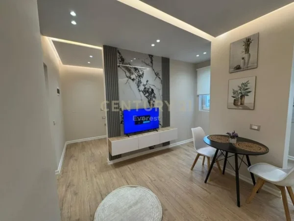 Tirane, shitet apartament 1+1 Kati 4, 90 m² 235.000 € (Rruga e Barrikadave)