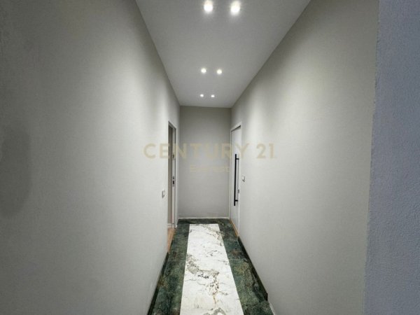 Tirane, shitet apartament 1+1 Kati 4, 90 m² 235.000 € (Rruga e Barrikadave)
