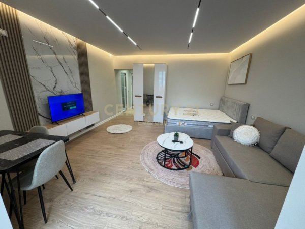 Tirane, shitet apartament 1+1 Kati 4, 90 m² 235.000 € (Rruga e Barrikadave)