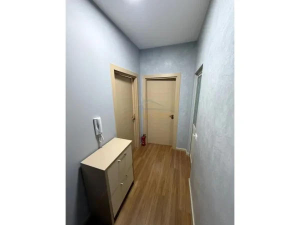 Tirane, jepet me qera apartament 1+1 Kati 5, 68 m² 500 € (Unaza e re, Astir)