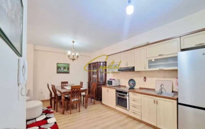 Tirane, jepet me qera apartament 2+1 Kati 6, 104 m² 700 € (RRUGA E KAVAJES)