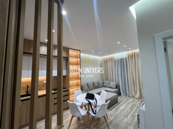 Tirane, jepet me qera apartament 1+1+Ballkon Kati 2, 58 m² 550 € (Rruga 5 Maji)