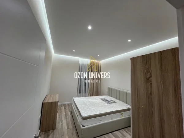 Tirane, jepet me qera apartament 1+1+Ballkon Kati 2, 58 m² 550 € (Rruga 5 Maji)