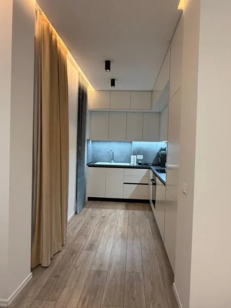 Tirane, jepet me qera apartament 1+1 Kati 4, 75 m² 620 € (Bulevardi i Ri)