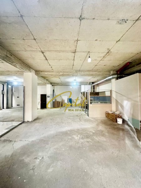 Tirane, jepet me qera ambjent biznesi Kati 0, 210 m² 1.800 € (BRRYLI)