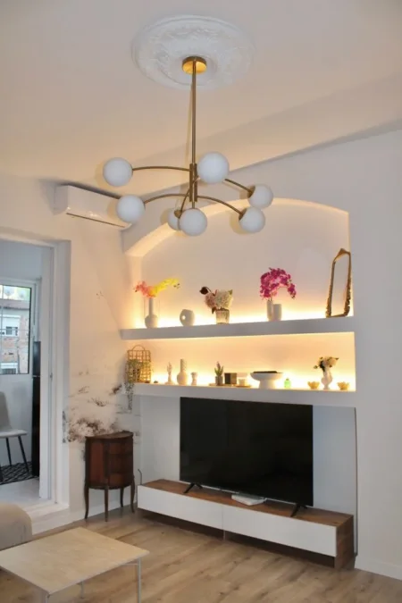 Tirane, shitet apartament 1+1+Ballkon Kati 3, 70 m² 250.000 € (Kafe Roma)