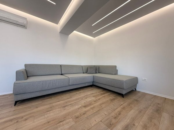Tirane, shitet apartament 1+1 , 66 m² 162.000 €