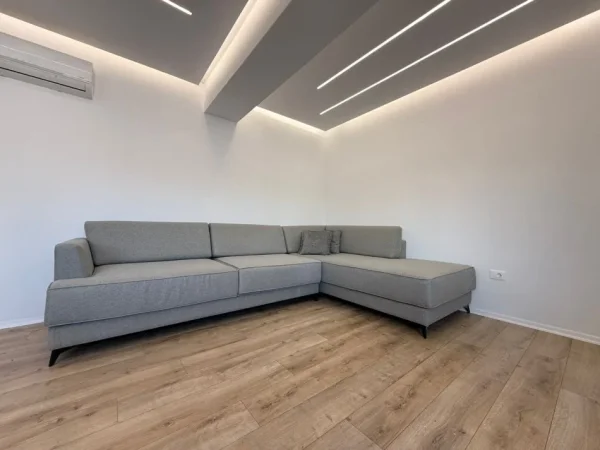 Tirane, shitet apartament 1+1 , 66 m² 162.000 €