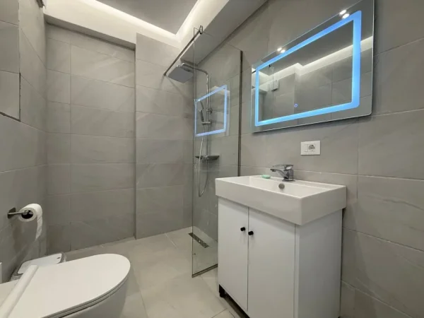 Tirane, shitet apartament 1+1 , 66 m² 162.000 €