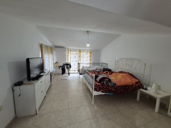 Tirane, jepet me qera Vile 1+1+Aneks+Ballkon Kati 4, 120 m² 470 € (Rruga Riza Cerova)