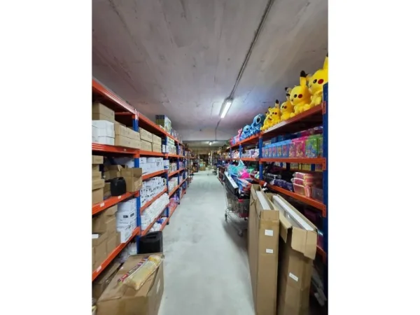 Tirane, shitet ambjent biznesi Kati -1, 1.372 m² 864.360 € (Kamez)