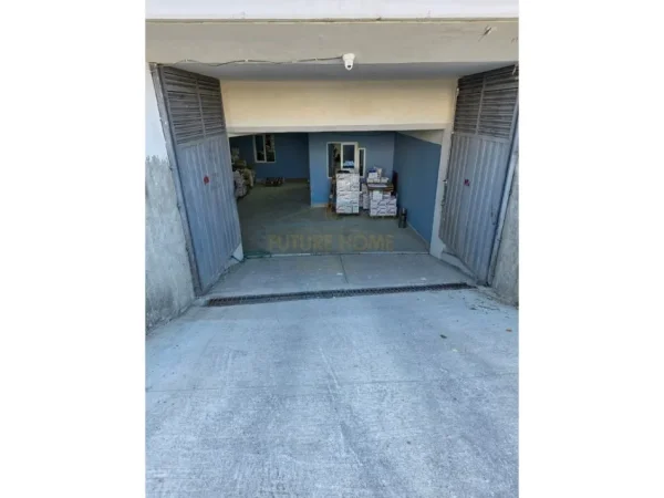 Tirane, shitet ambjent biznesi Kati -1, 1.372 m² 864.360 € (Kamez)