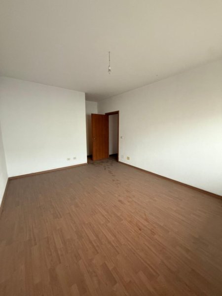 Tirane, shitet apartament 2+1 , 123 m² 230.000 € (Mbikalimi Kristalit)