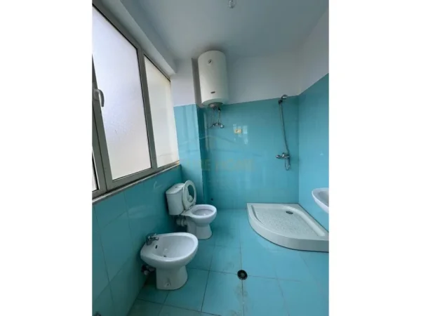 Tirane, shitet apartament 1+1+Ballkon Kati 3, 64 m² 84.000 € (Fresku)