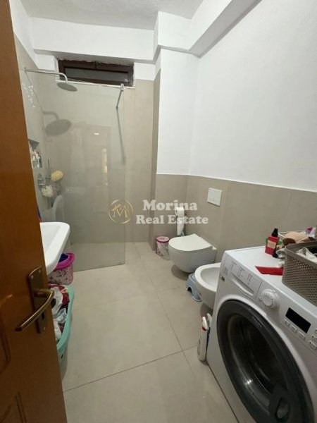Tirane, jepet me qera apartament 2+1 Kati 3, 100 m² 570 € (Selvia)