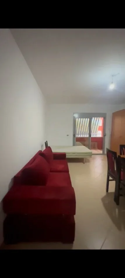 Tirane, jepet me qera apartament 1+1 , 270 € 