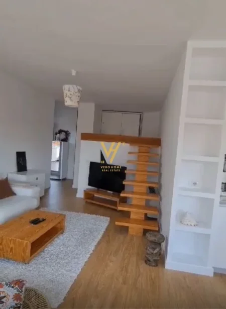 Tirane, jepet loft me qera Kati 6, 140 m² 1.200 € (MYSLYM SHYRI)