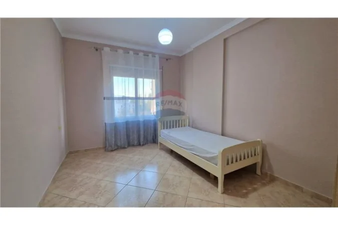 Vlore, jepet me qera apartament 2+1 Kati 6, 105 m² 450 € (Blv. Ismail Qemali Skele, Vlorë)
