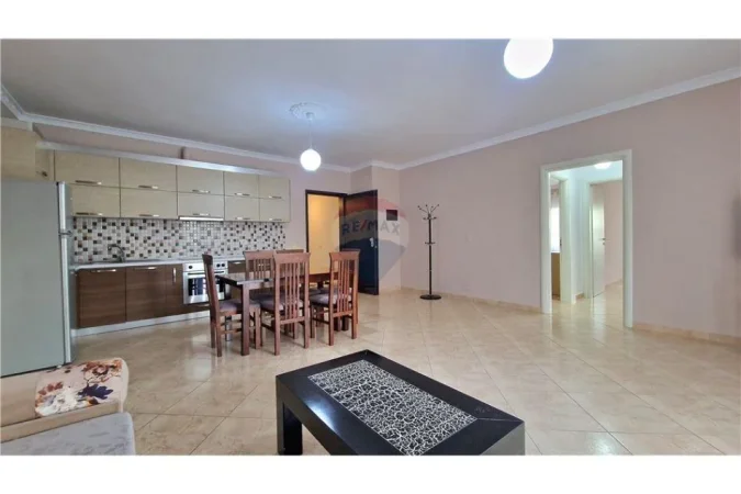 Vlore, jepet me qera apartament 2+1 Kati 6, 105 m² 450 € (Blv. Ismail Qemali Skele, Vlorë)