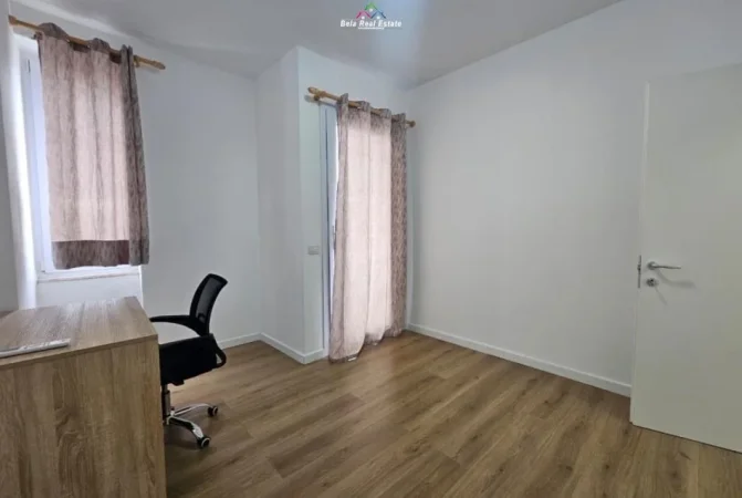 Tirane, jepet me qera apartament 3+1 Kati 9, 104 m² 800 € (Rruga Beniamin Kruta)