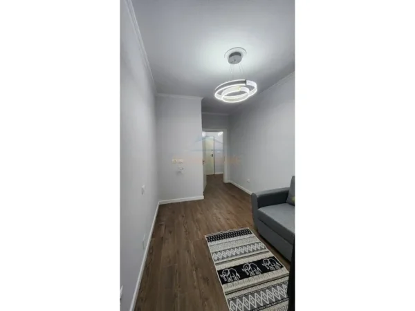 Tirane, jepet me qera 1+1+Ballkon Kati 6, 58 m² 900 € 