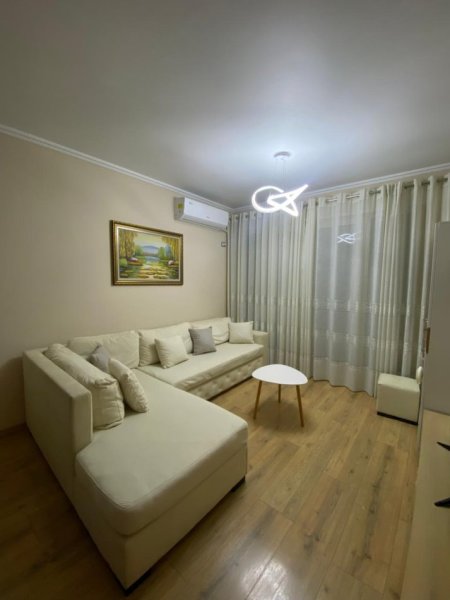 Tirane, shitet apartament 1+1+Ballkon Kati 2, 75 m² (Yzberisht)