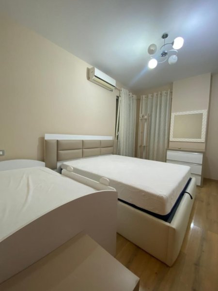 Tirane, shitet apartament 1+1+Ballkon Kati 2, 75 m² (Yzberisht)