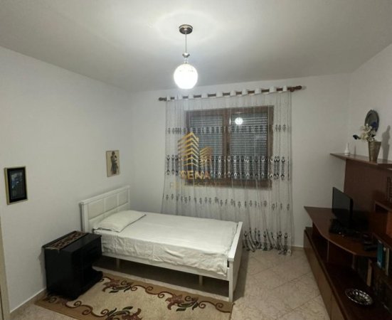 Tirane, jepet me qera apartament 2+1 Kati 5, 75 m² 500 € (Rruga Xhanfize Keko)