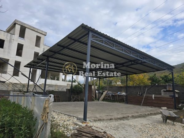 Tirane, jepet me qera magazine Kati 0, 100 m² 500 € (Peze Helmes)