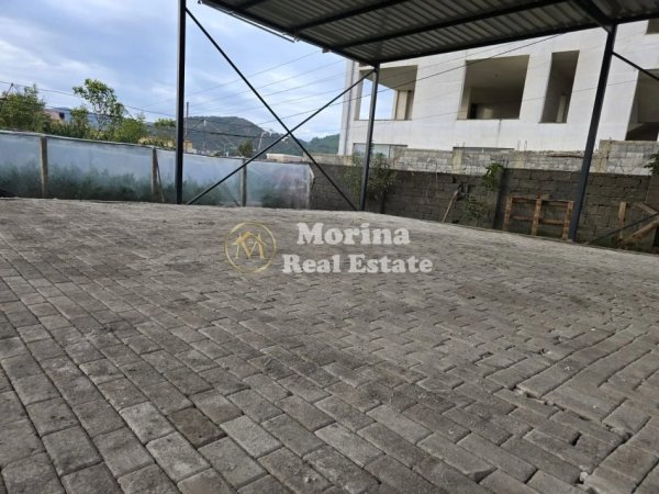 Tirane, jepet me qera magazine Kati 0, 100 m² 500 € (Peze Helmes)