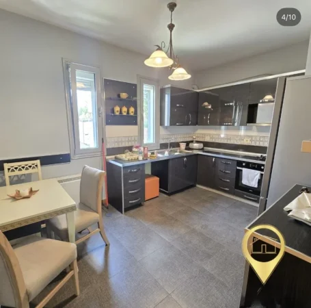 Tirane, jepet me qera Vile 4+1+Aneks+Ballkon Kati 2, 240 m² 1.000 € (Rruga Jordan Misja)