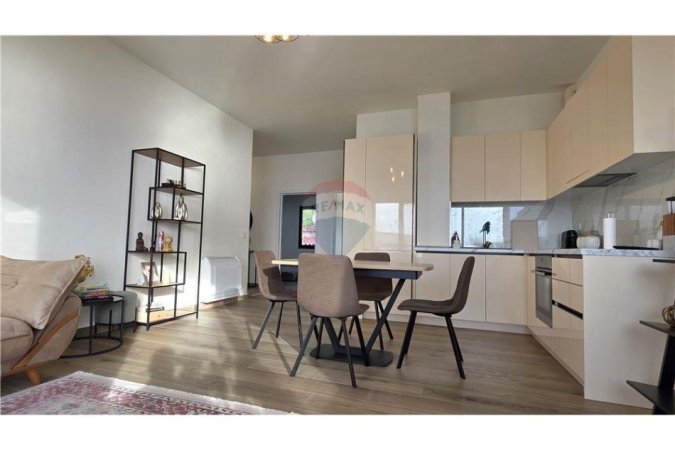 Vlore - Lungomare, shitet apartament 2+1 Kati 3, 65 m² 215.000 € (Dhimiter Konomi, Uji i Ftohtë – pranë Le Pallazine)