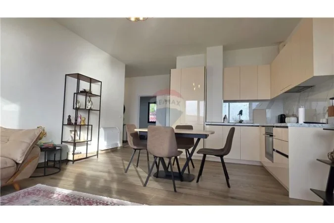 Vlore - Lungomare, shitet apartament 2+1 Kati 3, 65 m² 215.000 € (Dhimiter Konomi, Uji i Ftohtë – pranë Le Pallazine)