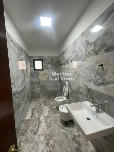 Tirane, jap me qera Vile 1+1 Kati 4, 65 m² 400 € (Selite)