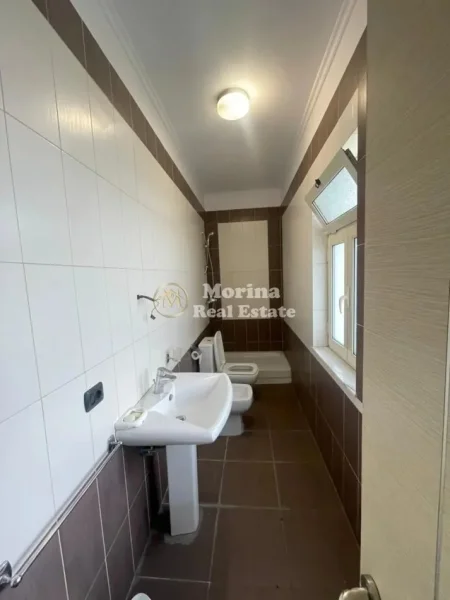 Tirane, jepet me qera Vile 2+1 Kati 4, 80 m² 600 € (Selite)