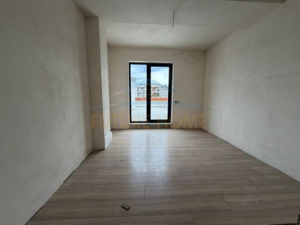 Tirane, shitet apartament 2+1+Ballkon Kati 8, 153 m² 174.500 € (Urban Gate)