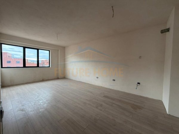 Tirane, shitet apartament 2+1+Ballkon Kati 8, 153 m² 174.500 € (Urban Gate)
