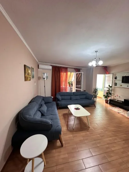 Tirane, jepet me qera apartament 2+1 Kati 2, 101 m² 650 € (Rruga e Dibres)
