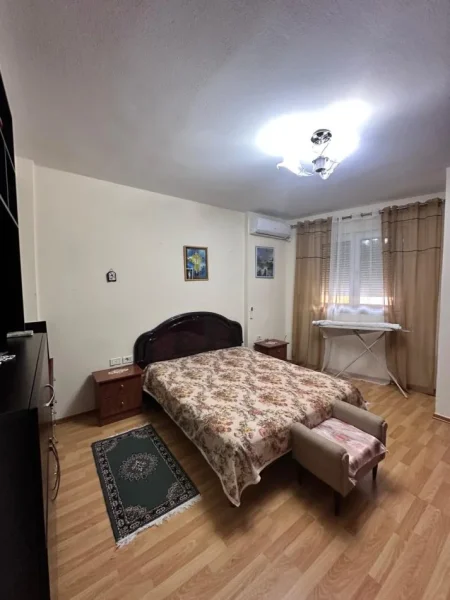 Tirane, jepet me qera apartament 2+1 Kati 2, 101 m² 650 € (Rruga e Dibres)