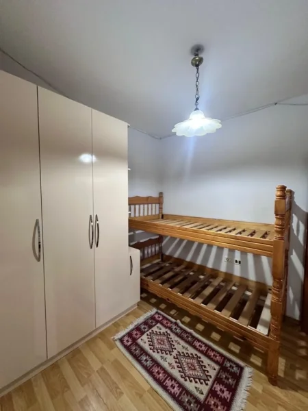 Tirane, jepet me qera apartament 2+1 Kati 2, 101 m² 650 € (Rruga e Dibres)