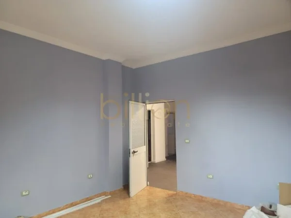 Tirane, jepet me qera , 220 m² 1.500 € (Laprake)