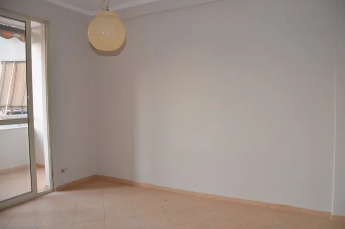 Tirane, jepet me qera apartament 1+1 Kati 2, 56 m² 400 € (Fresk)