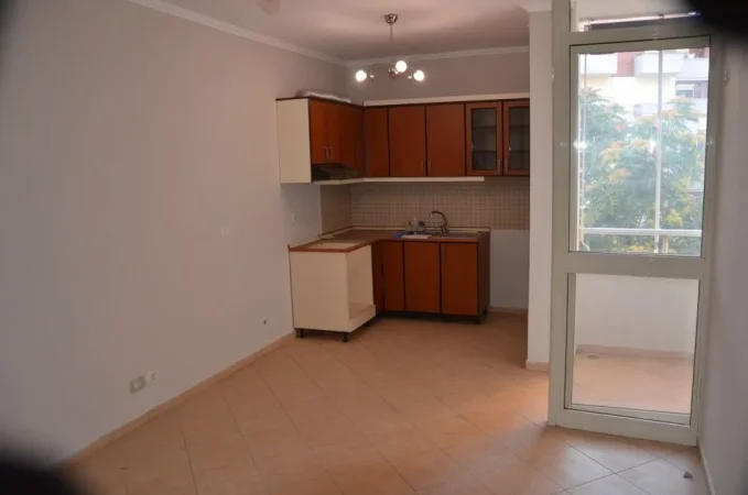 Tirane, jepet me qera apartament 1+1 Kati 2, 56 m² 400 € (Fresk)