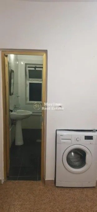Tirane, jepet me qera apartament 1+1 Kati 4, 56 m² 450 € (Ali Demi)
