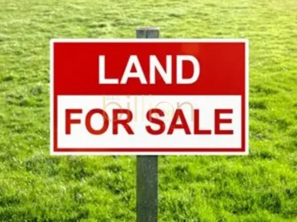 Tirane, shitet , 300 m² 90.000 € (Qyteti Studenti, Tirana)