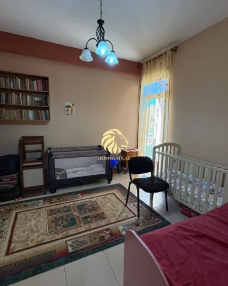 Tirane, jepet me qera apartament 2+1 , 94 m² 570 € (Gjimnazi Partizani)