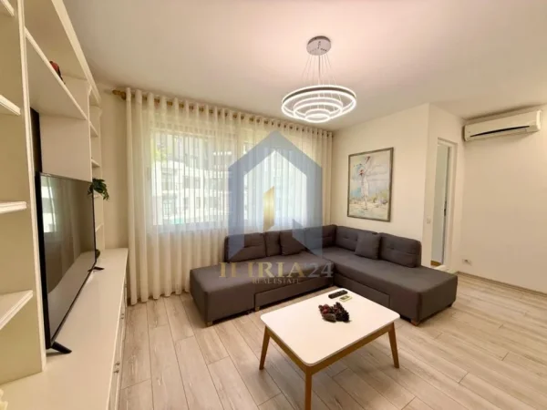 Tirane, jap me qera apartament 1+1 Kati 7, 70 m² 900 € (Rruga e Kosovarve)