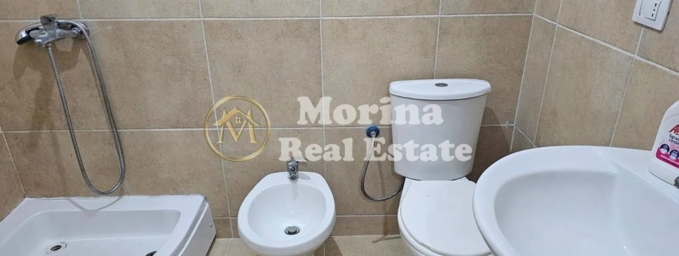 Tirane, jepet me qera apartament 2+1 Kati 7, 70 m² 260 € (Rruga Misto Mame)
