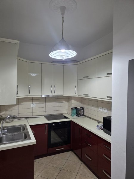Tirane, jepet me qera apartament 2+1+Ballkon Kati 7, 98 m² 550 € (Astir)